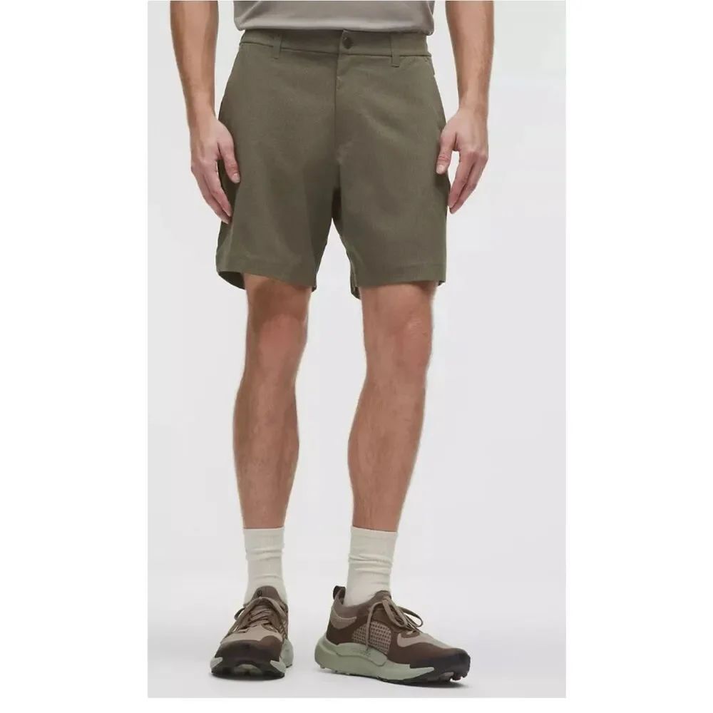 lululemon athletica Lululemon ABC Classic-Fit Short 8” in Army Green Size 38